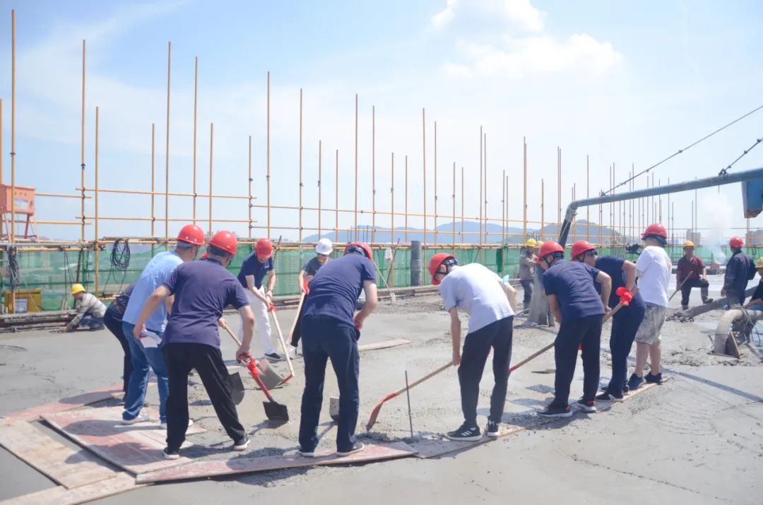 �������ʹ���-׷�󿵽�,����һ������