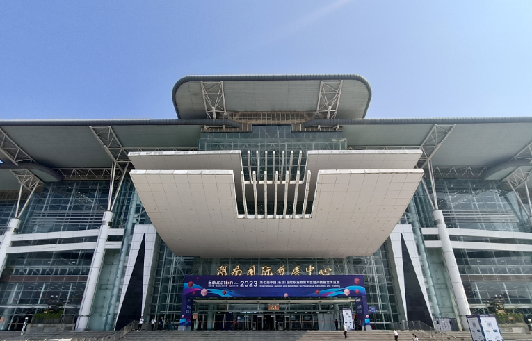 �������ʹ���-׷�󿵽�,����һ������