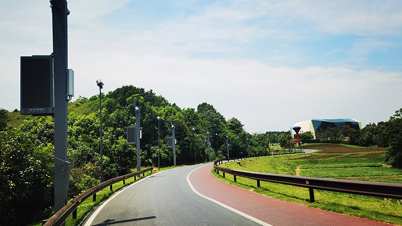 �Ϻ������ǻ�·��-���ɶ������ʹ����㲥�Խ�ϵͳ